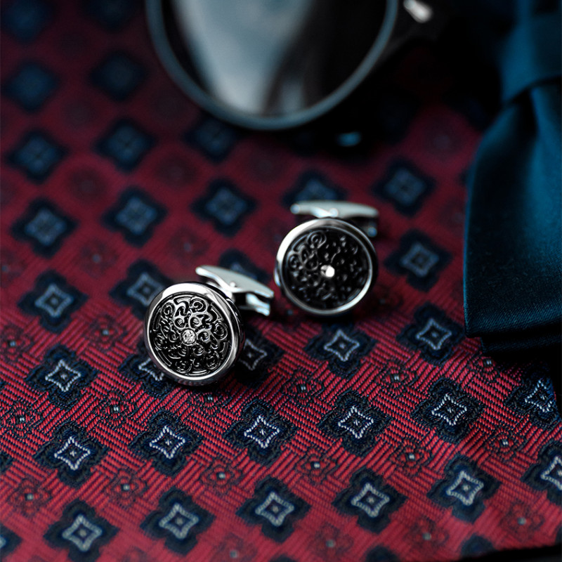 Mixing Metals: Mastering the Bold Art of Blending Gold, Silver, and Beyond